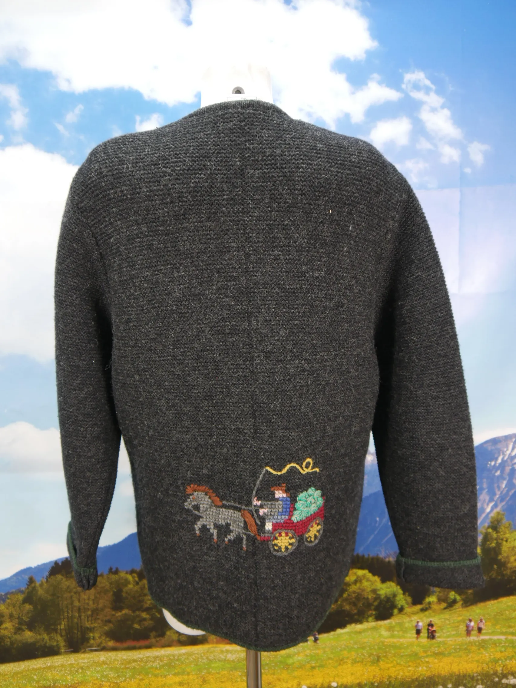 Dicke Strickjacke Kreuz Stickerei Schurwolle schwarz Trachtenjacke Jacke Gr.42