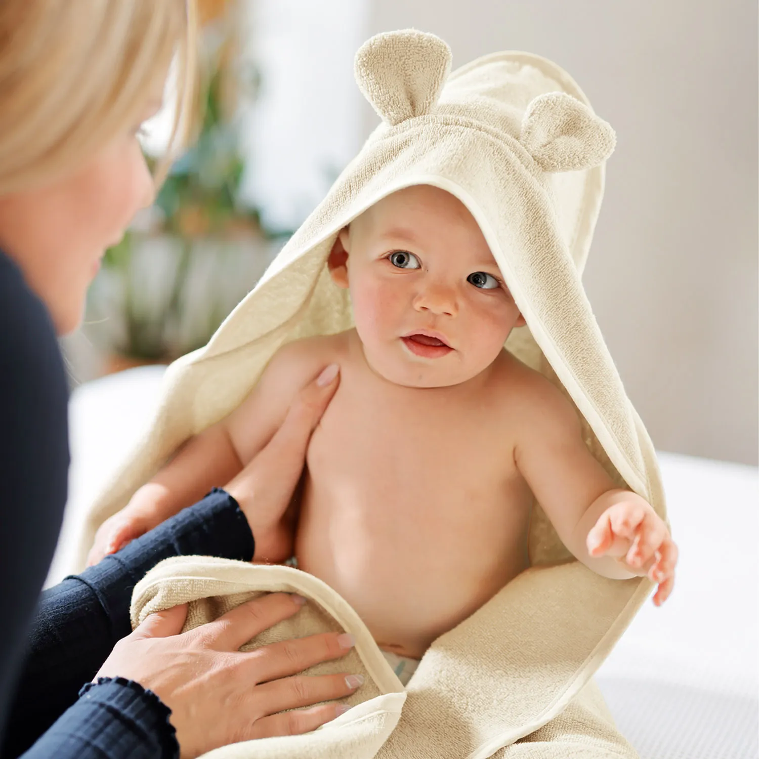 Frottier-Badetuch mit Kapuze aus reiner Bio-Baumwolle