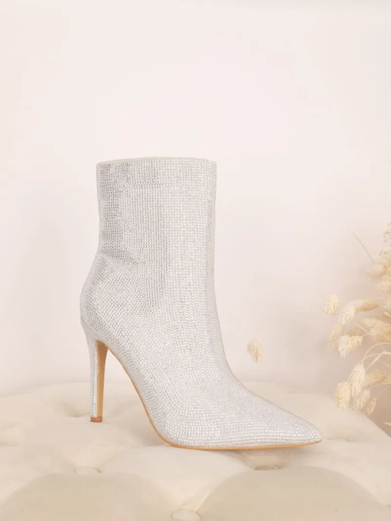Glänzende Stiefeletten
