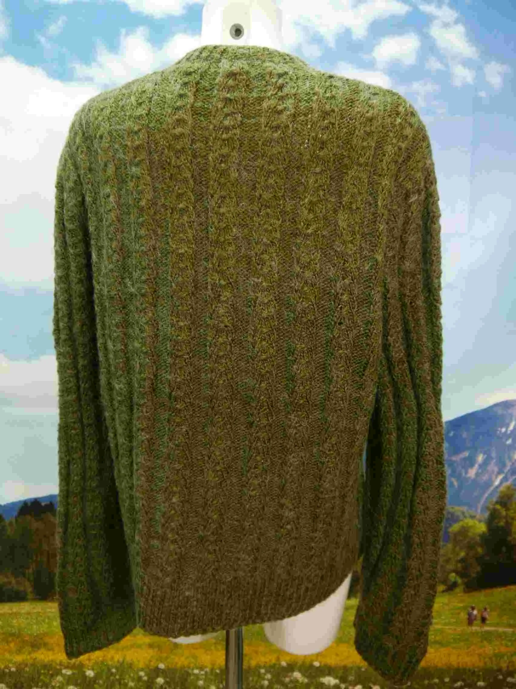 Handgestrickte grüne Strickjacke mit Hirschhornknöpfen Trachtenjacke Jacke Gr.52