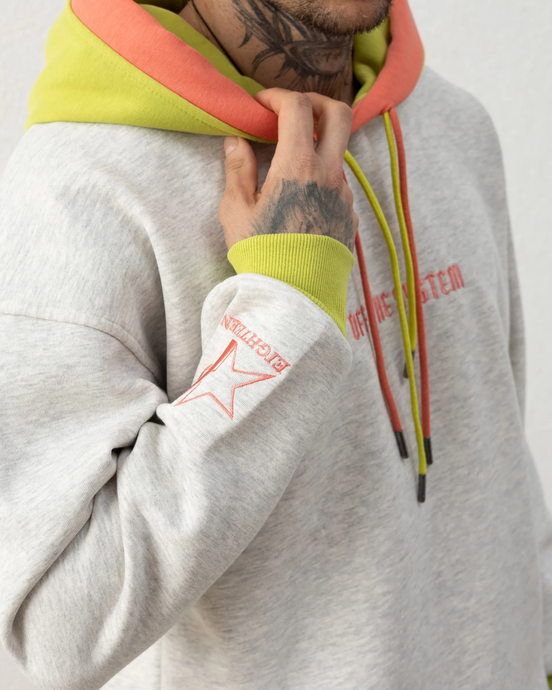 Kapuzen-Sweatshirt mit doppelten Riemen