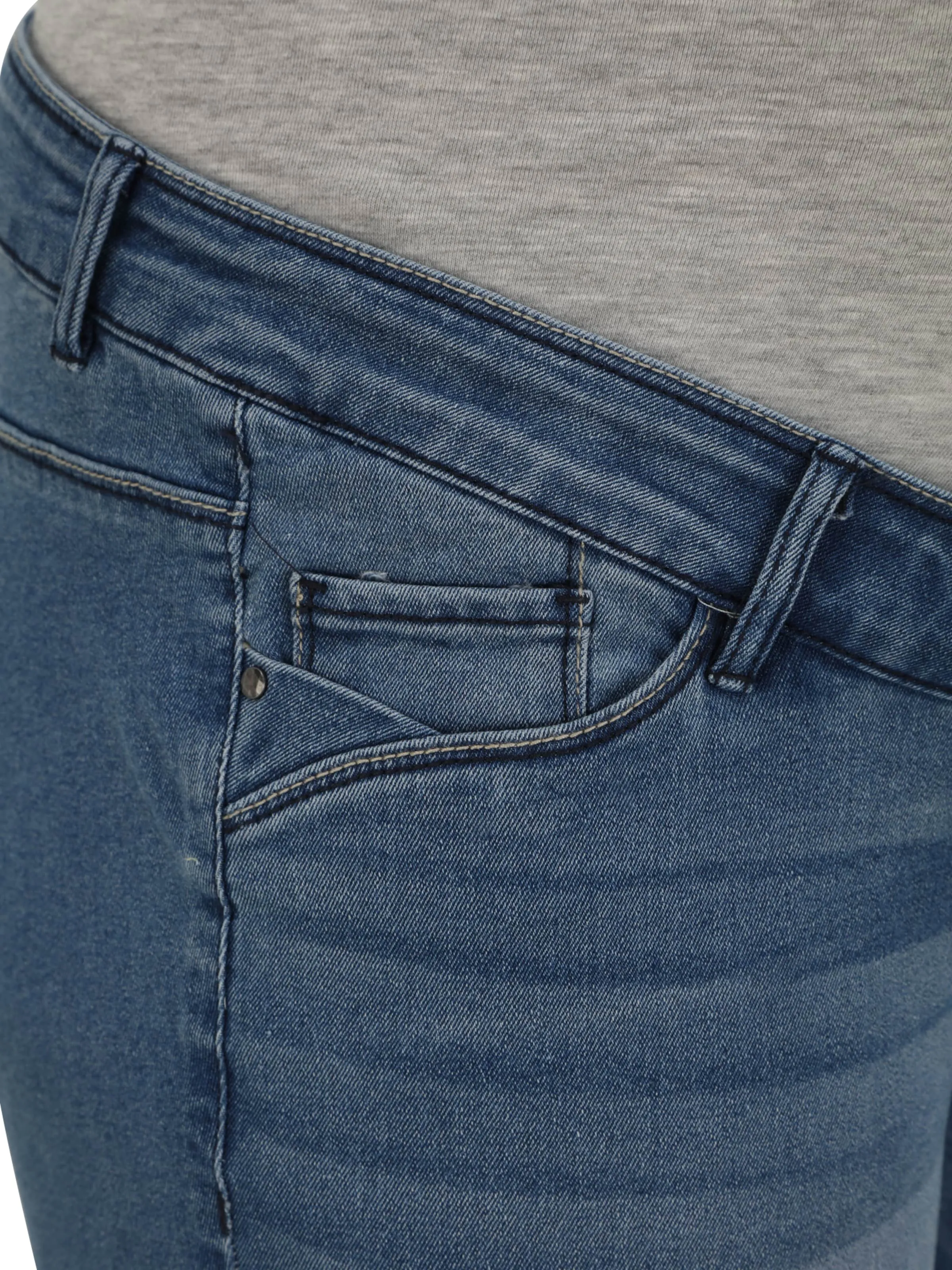 Mamalicious Curve Regular Jeans 'SARNIA' in Blue Denim