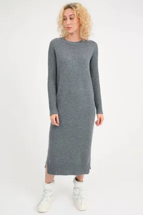 Strickkleid mit Rippärmeln in Grau