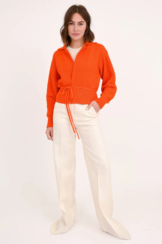 Strickweste mit Polokragen in Blutorange