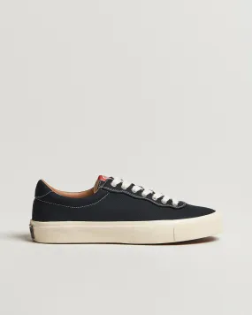 VM001 Lo Canvas Sneaker Black/White