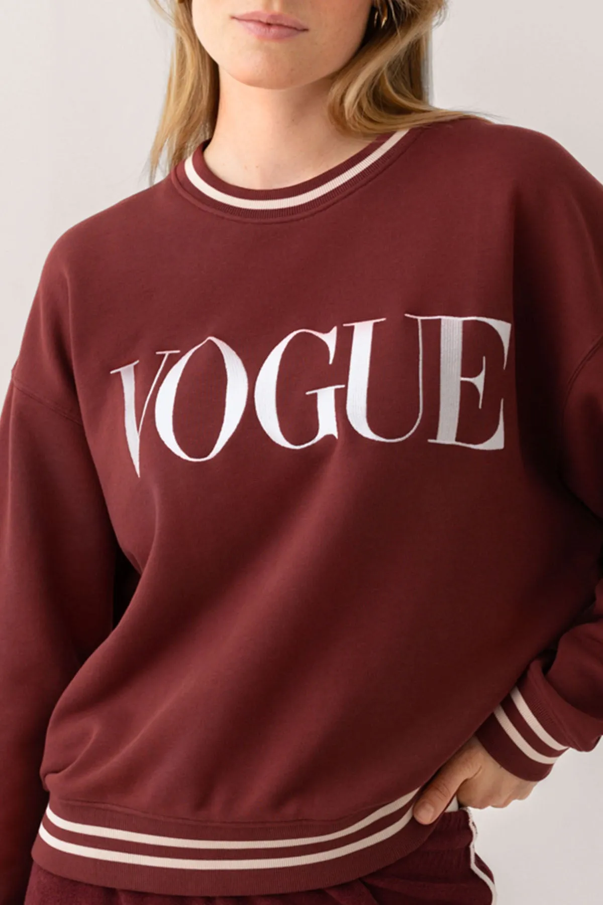 VOGUE Sweatshirt Bordeaux mit Logo-Stickerei in Creme